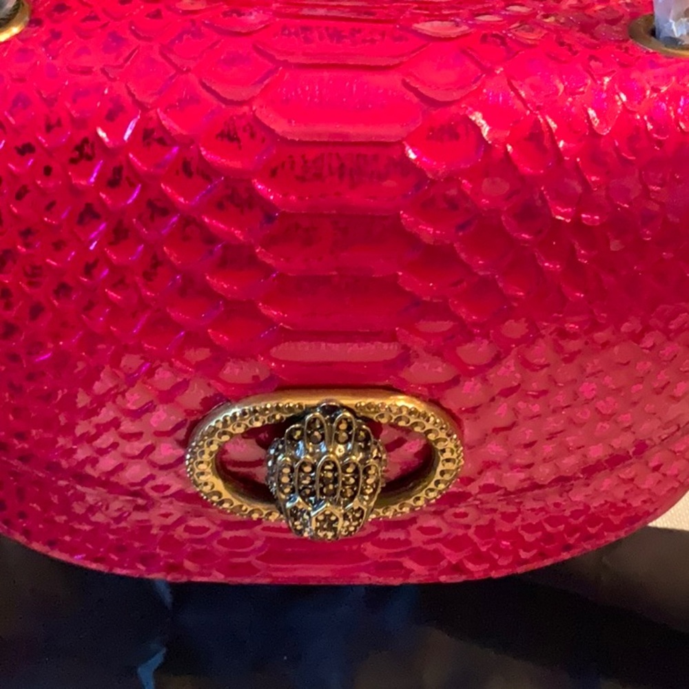 Kurt Geiger Fuchsia Chelsea Saddle Bag NWT - Picture 3 of 10